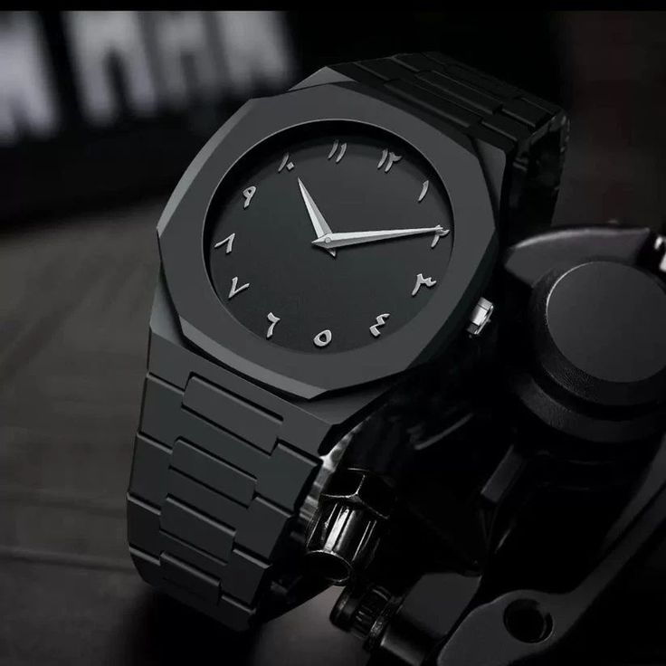 Black Arabic Aura Quartz Watch – Sleek